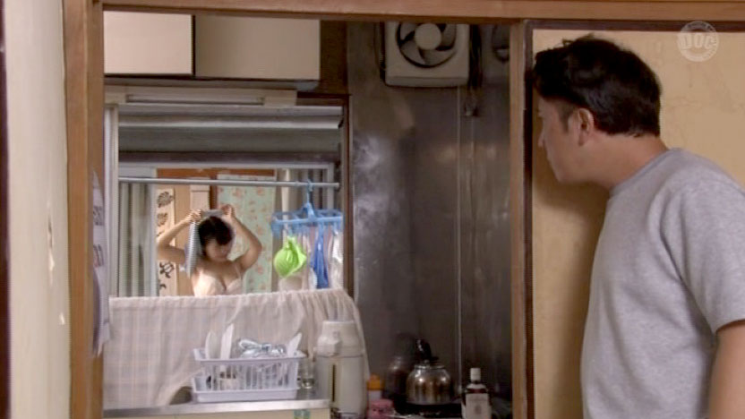 向かいの部屋が丸見えで…②