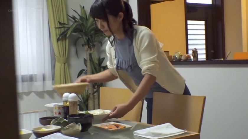 毎朝家族10人と連続性交♪