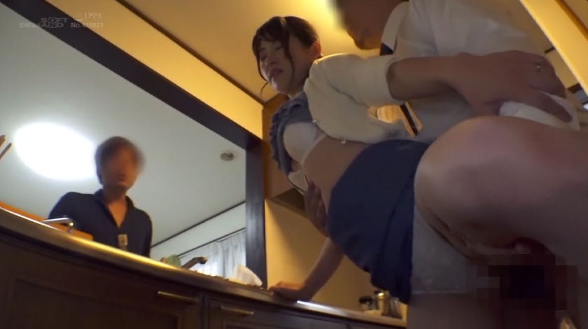 毎朝家族10人と連続性交♪