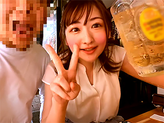飲みログ自撮りせんべろ女子