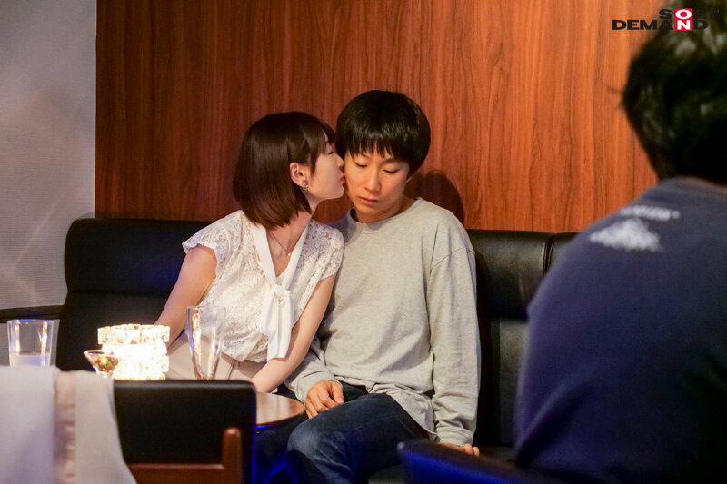 明日、結婚するんだよね?