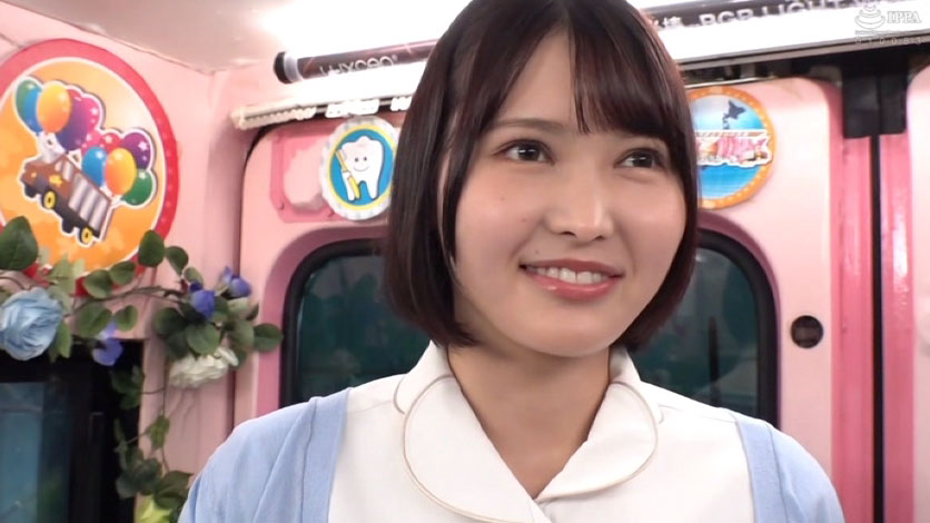 人前でキスするんですか？