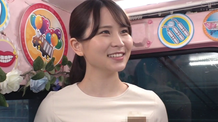 人前でキスするんですか？