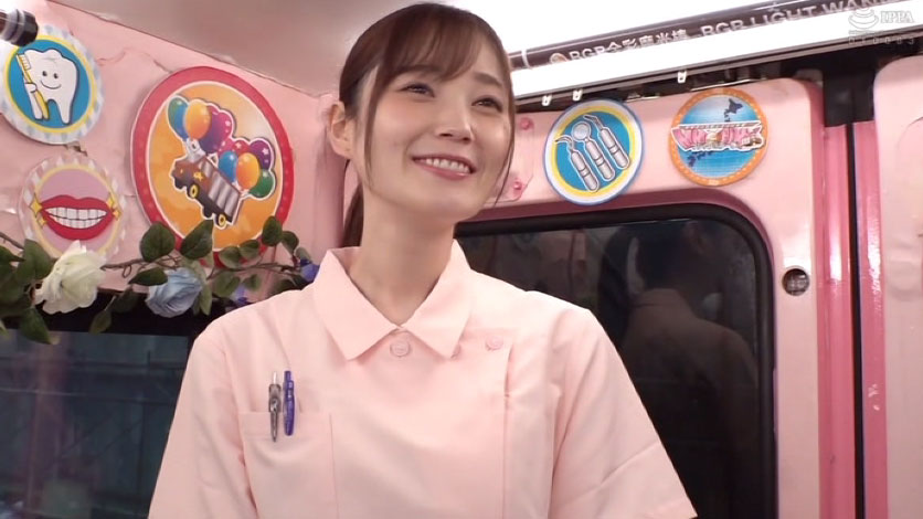 人前でキスするんですか？