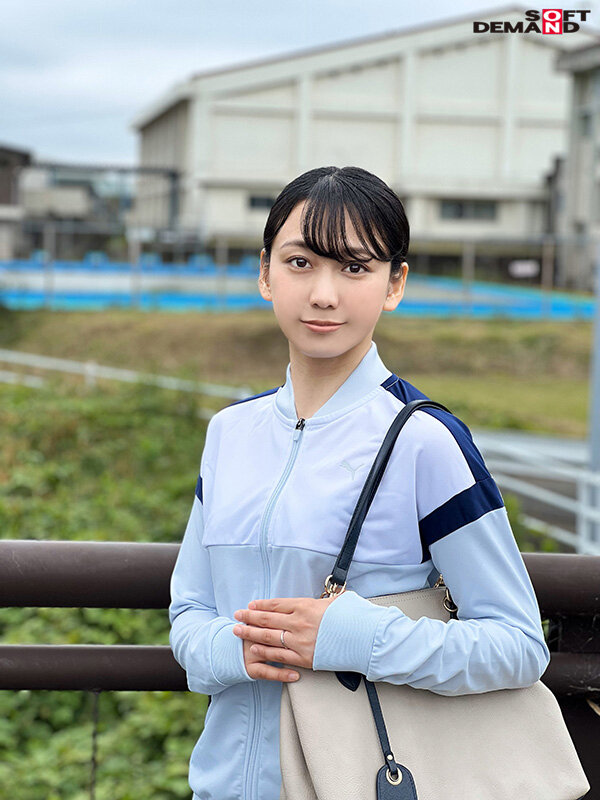 学校の先生が初めての不倫に染まり…