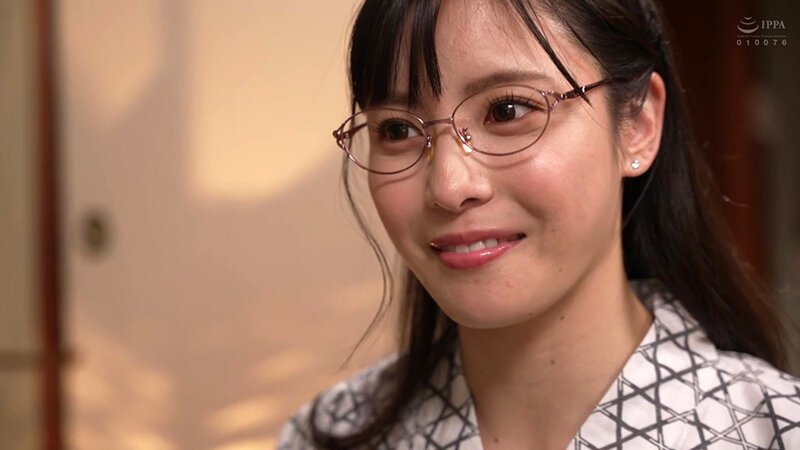 憧れ美人上司と相部屋で…