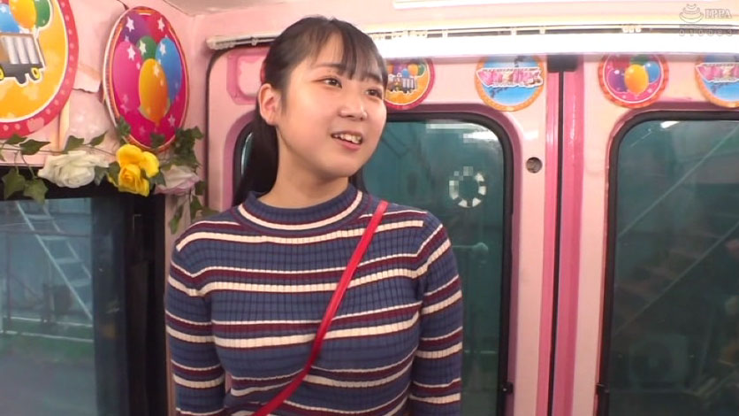 ニットパイスラJDの巨乳鷲掴み！