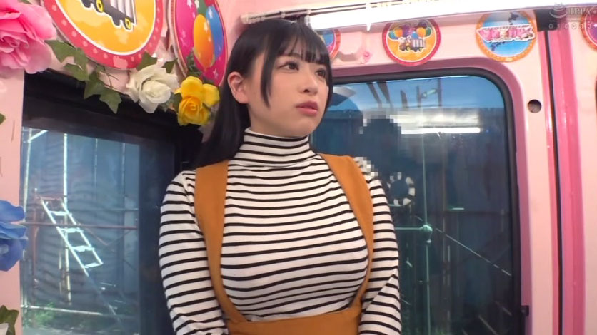 ニットパイスラJDの巨乳鷲掴み！