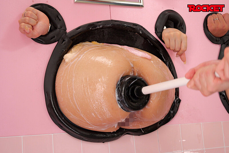 【壁尻】息●なら母親の裸当ててみて！