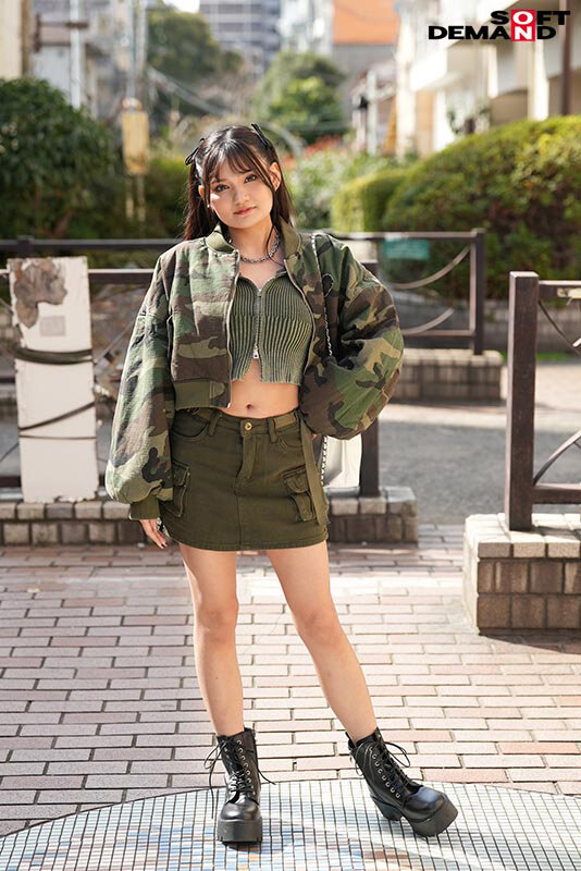 イヤッ…ちょっと待って！恥ずかしい…