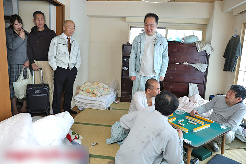 借金の返済は嫁の身体で…