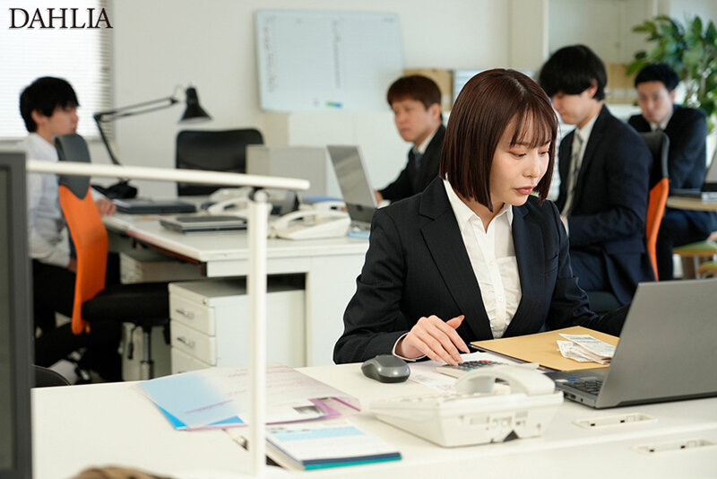 リモバイで躾けられた生意気OL