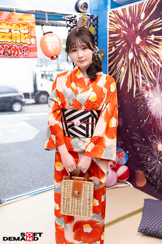 ほろよい浴衣美女と野球拳対決！